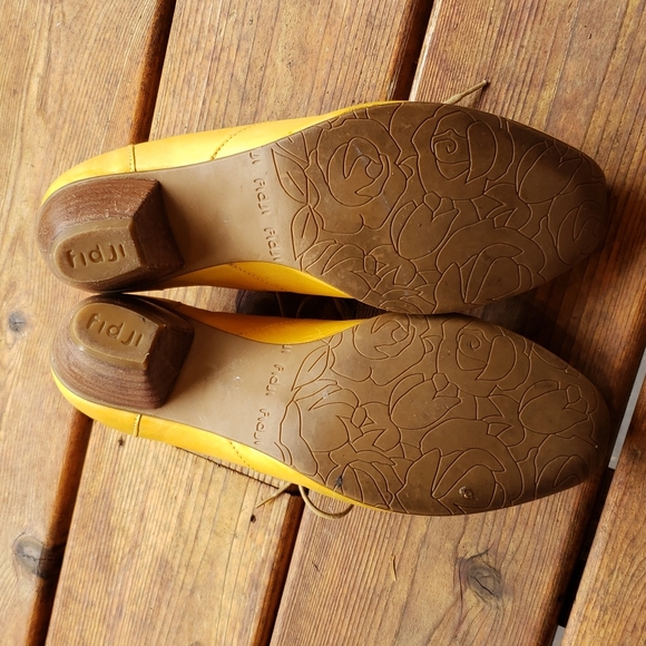 FIDJI Yellow Cutout Leather Bianca Pump Lace-Up Mary Jane sz 40/8 Women's Shoes - Picture 10 of 12